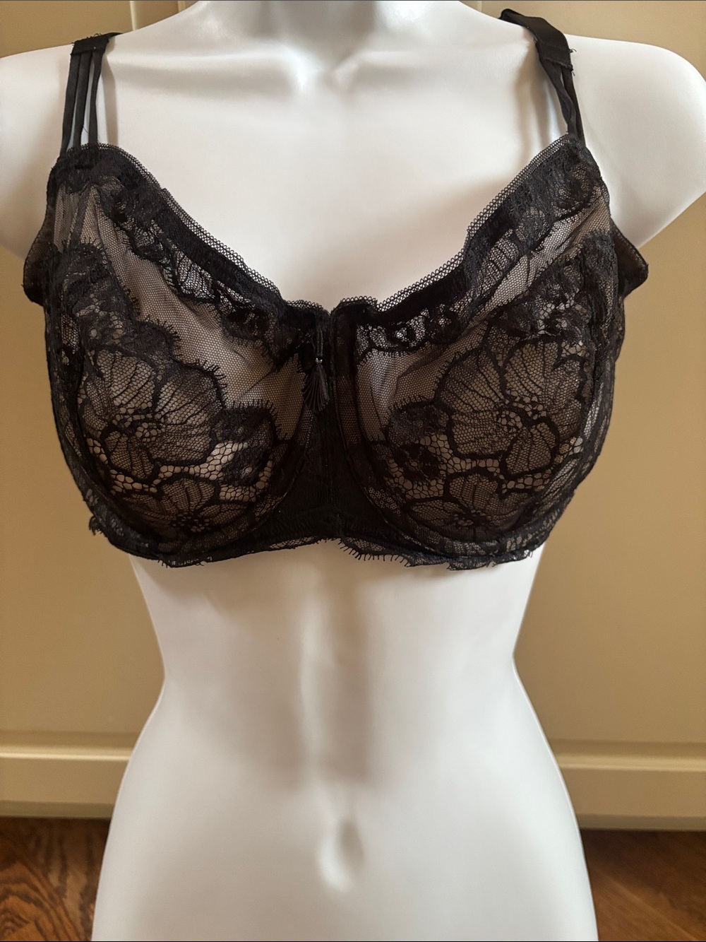 Wacoal Sheer Lace Full Coverage Underwire Bra – Black